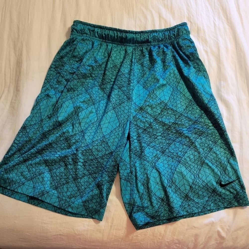 Nike Men’s Shorts, Medium
